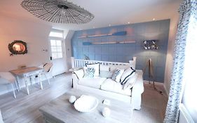 The Wee Blue House, East Neuk